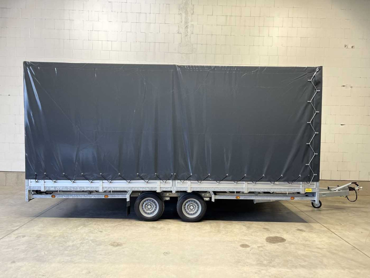 HULCO Medax-2 3000 Plane Hochlader - Trailer dengan terpal samping: gambar 1 HULCO Medax-2 3000 Plane Hochlader - Trailer dengan terpal samping: gambar 1