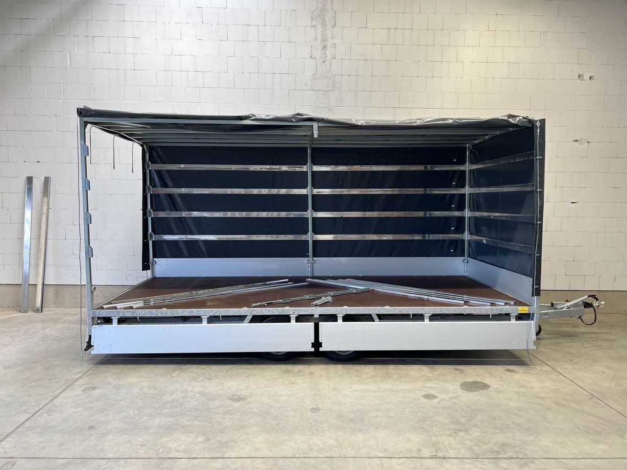 HULCO Medax-2 3000 Plane Hochlader - Trailer dengan terpal samping: gambar 4 HULCO Medax-2 3000 Plane Hochlader - Trailer dengan terpal samping: gambar 4