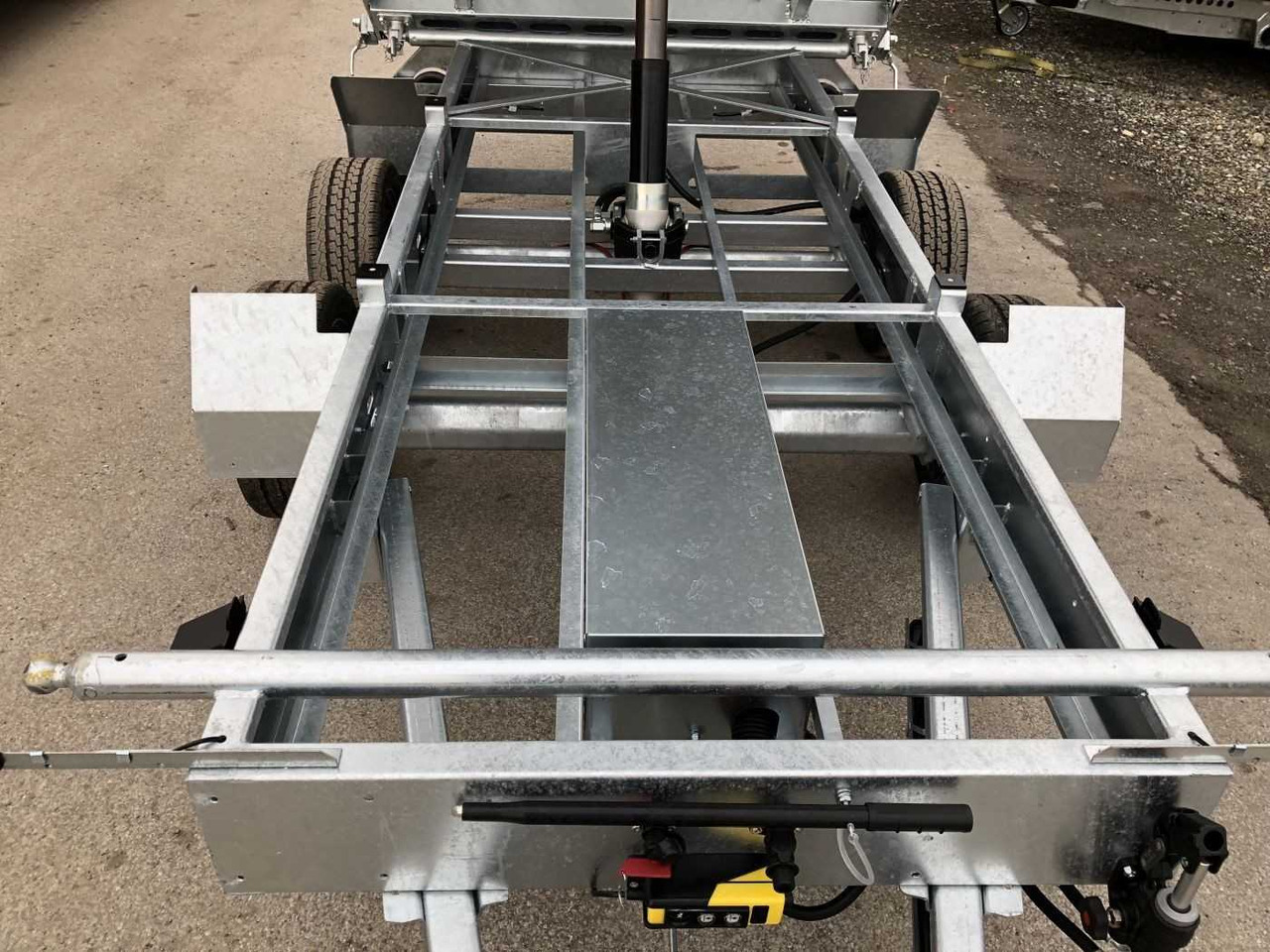 HUMBAUR HTK 3000.31 Dreiseitenkipper - Trailer jungkit: gambar 3 HUMBAUR HTK 3000.31 Dreiseitenkipper - Trailer jungkit: gambar 3