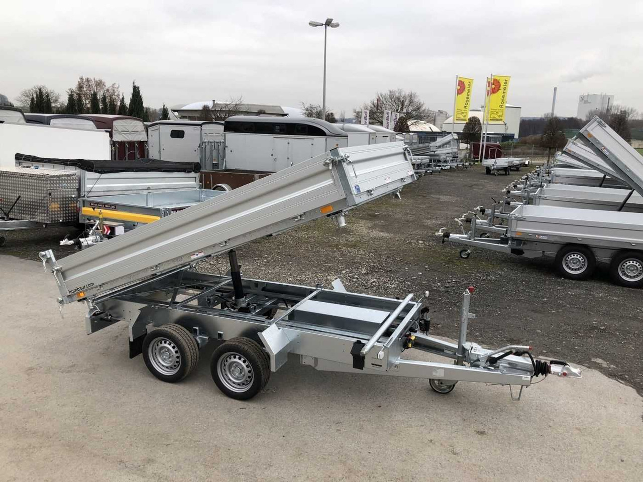 HUMBAUR HTK 3000.31 Dreiseitenkipper - Trailer jungkit: gambar 1 HUMBAUR HTK 3000.31 Dreiseitenkipper - Trailer jungkit: gambar 1