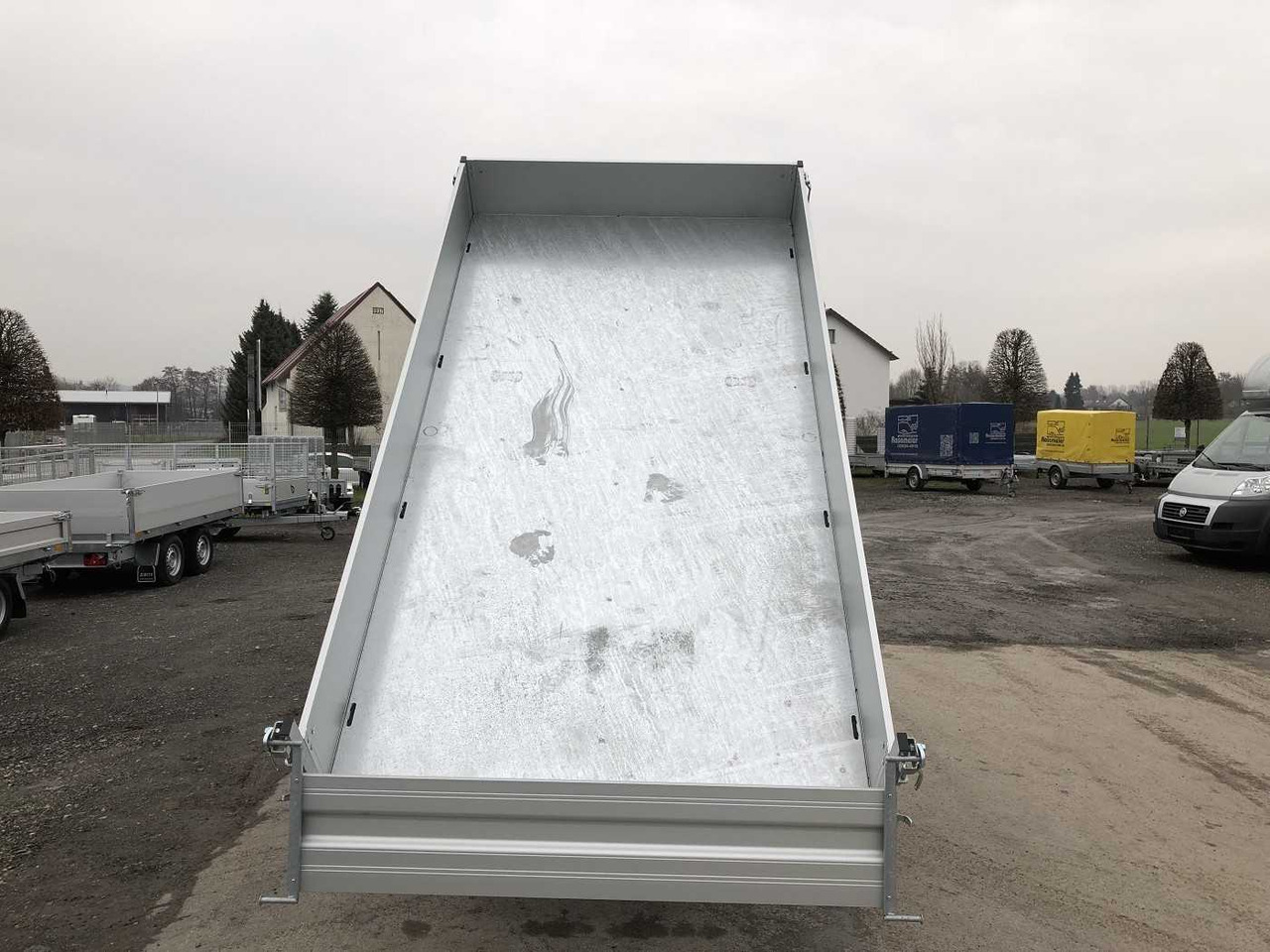 HUMBAUR HTK 3500.37 Dreiseitenkipper - Trailer jungkit: gambar 4 HUMBAUR HTK 3500.37 Dreiseitenkipper - Trailer jungkit: gambar 4
