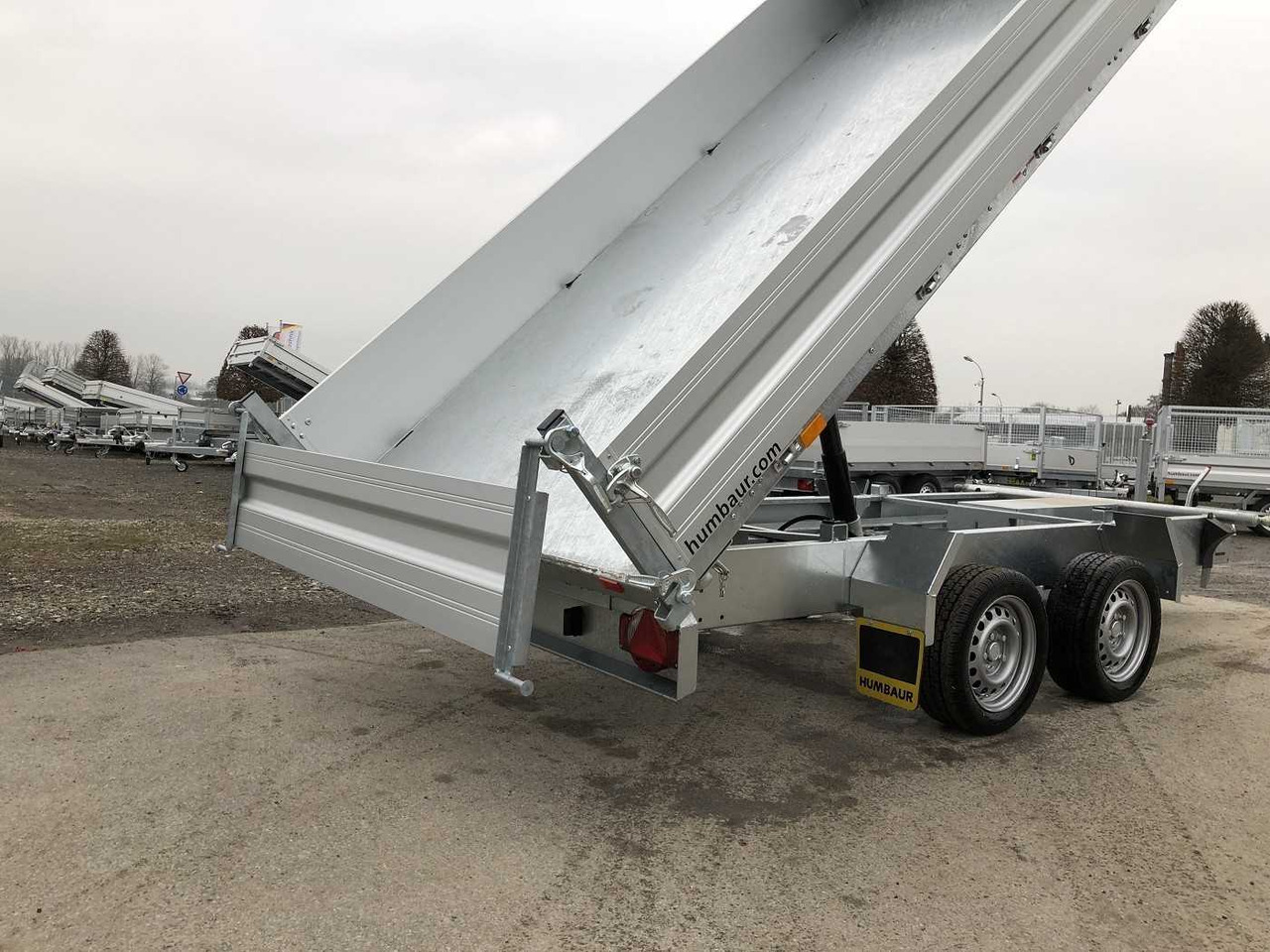 HUMBAUR HTK 3500.37 Dreiseitenkipper - Trailer jungkit: gambar 3 HUMBAUR HTK 3500.37 Dreiseitenkipper - Trailer jungkit: gambar 3