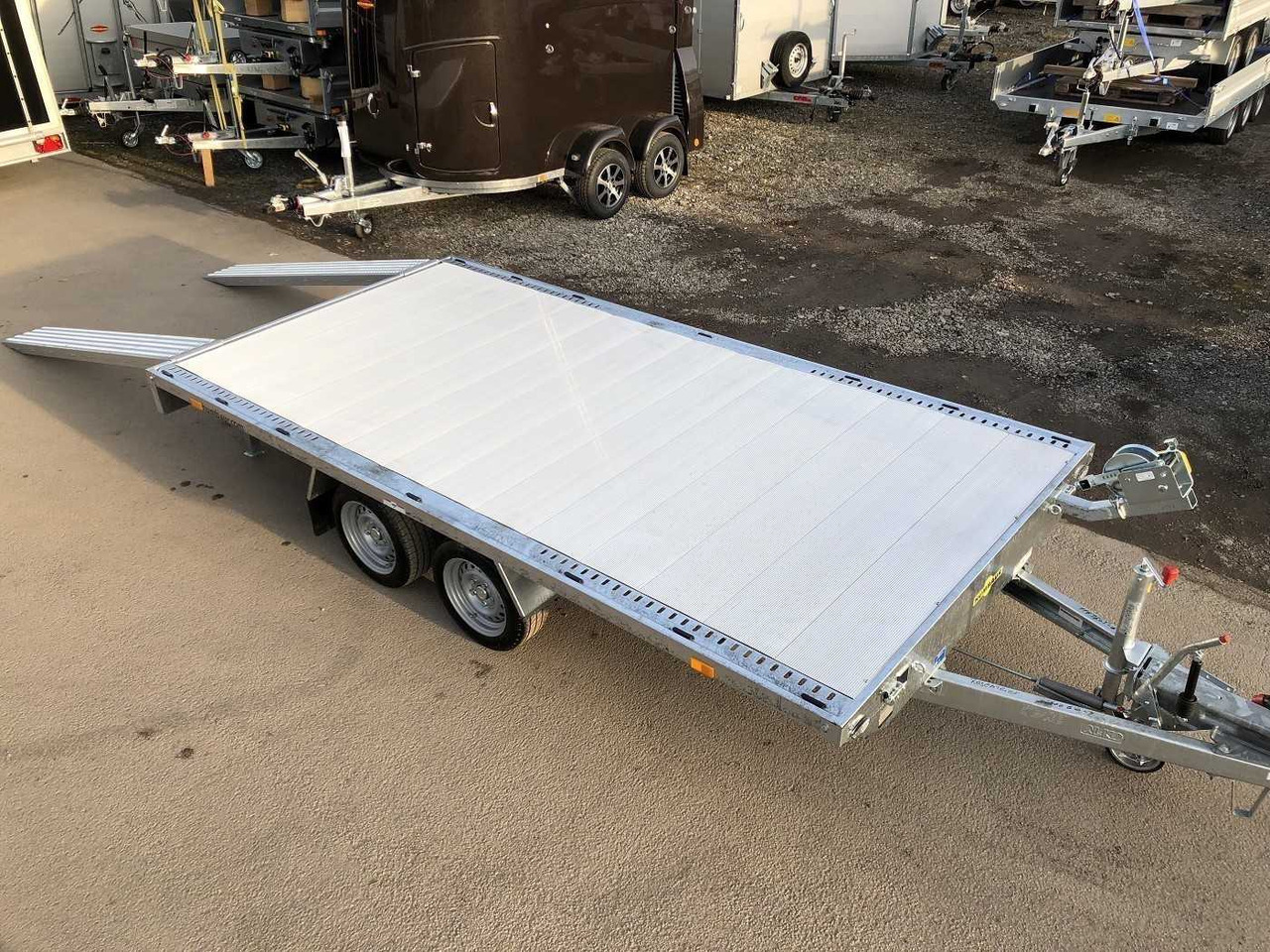 HUMBAUR Universal 3500 Aluboden Universaltransporter - Trailer autotransporter: gambar 1 HUMBAUR Universal 3500 Aluboden Universaltransporter - Trailer autotransporter: gambar 1