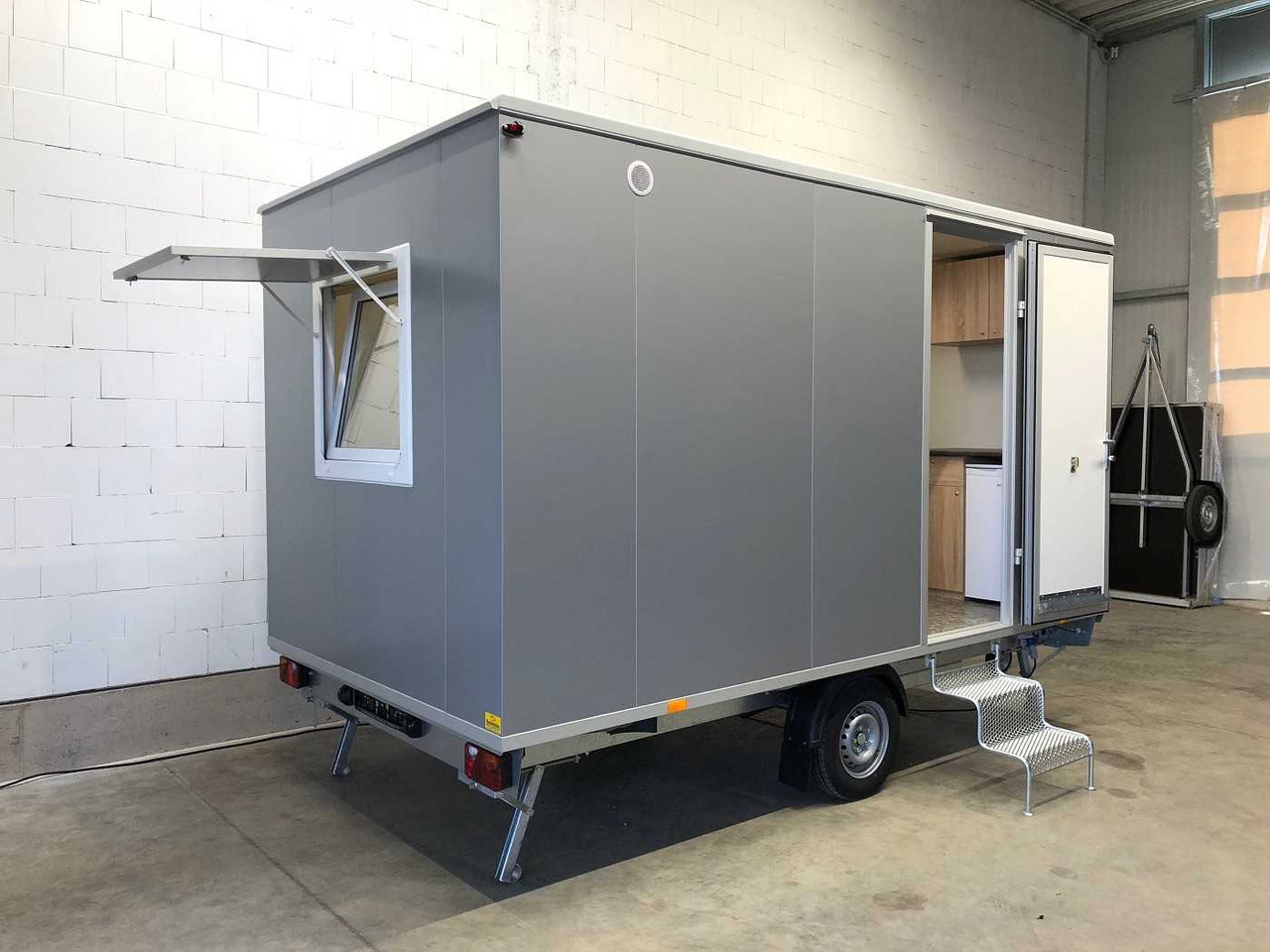 Mobi 4200 WT Mannschaftswagen - Kontainer konstruksi, Trailer: gambar 4 Mobi 4200 WT Mannschaftswagen - Kontainer konstruksi, Trailer: gambar 4