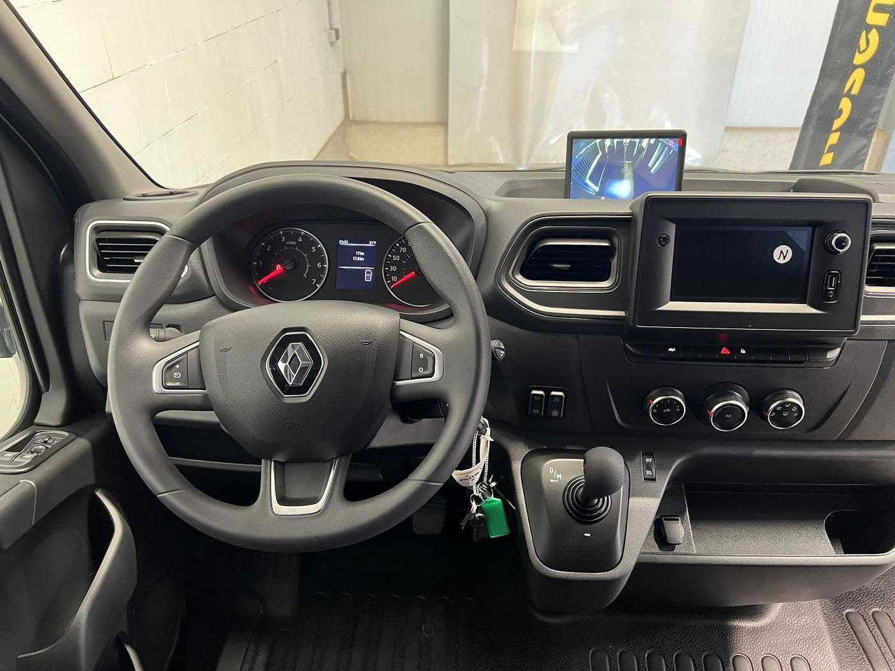 Truk pengangkut kuda, Van pengiriman baru RENAULT Master Haras STX 5-Sitzer LKW: gambar 14
