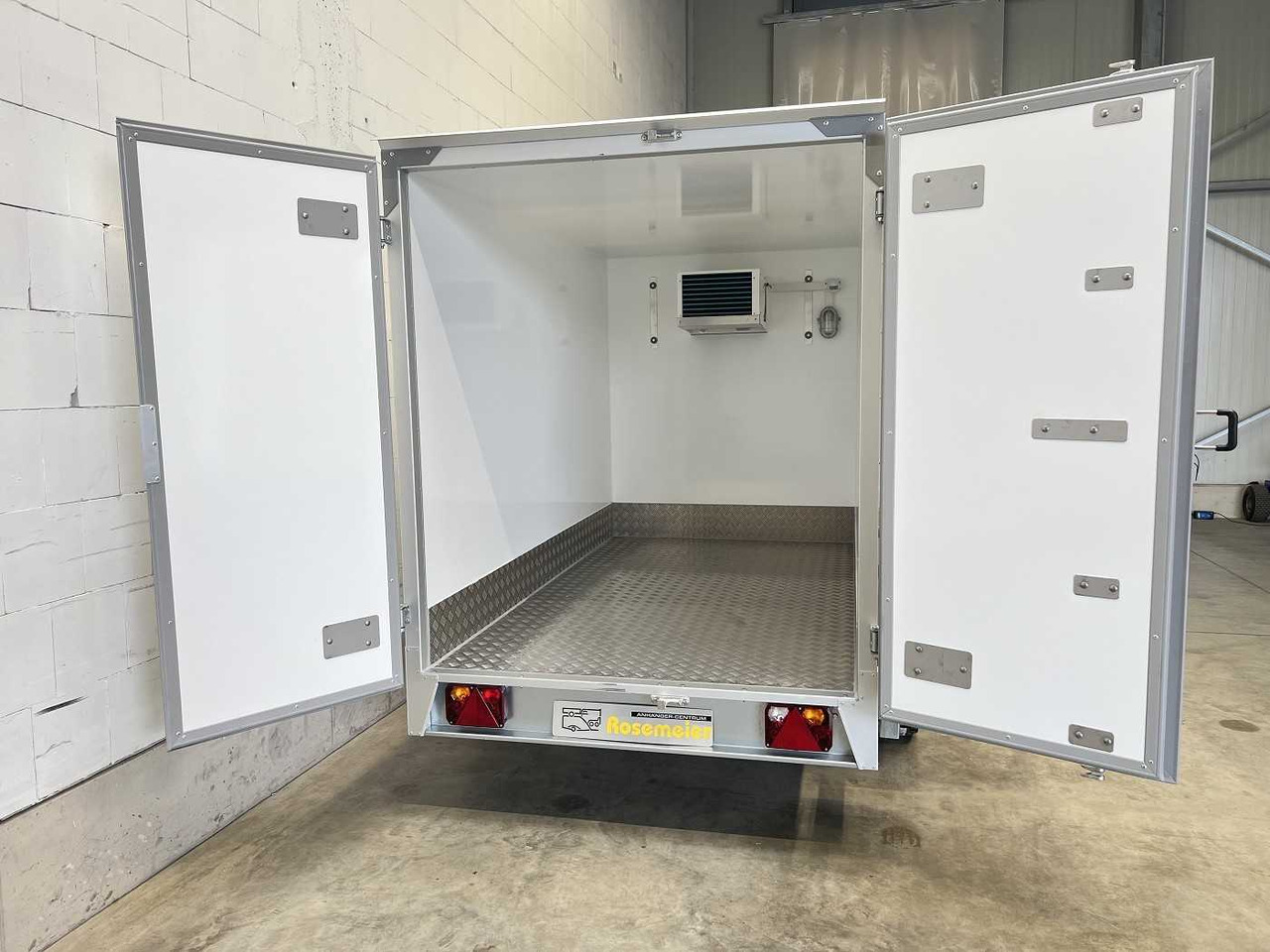VARIANT 1315 K2 Kühlanhänger - Trailer berpendingin: gambar 4 VARIANT 1315 K2 Kühlanhänger - Trailer berpendingin: gambar 4