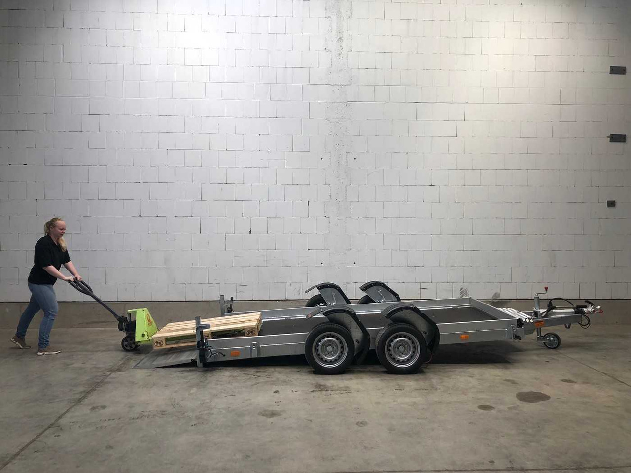 VEZEKO Husky FB 35.35 E-Pumpe Maschinentransporter - Trailer untuk mesin konstruksi: gambar 1 VEZEKO Husky FB 35.35 E-Pumpe Maschinentransporter - Trailer untuk mesin konstruksi: gambar 1