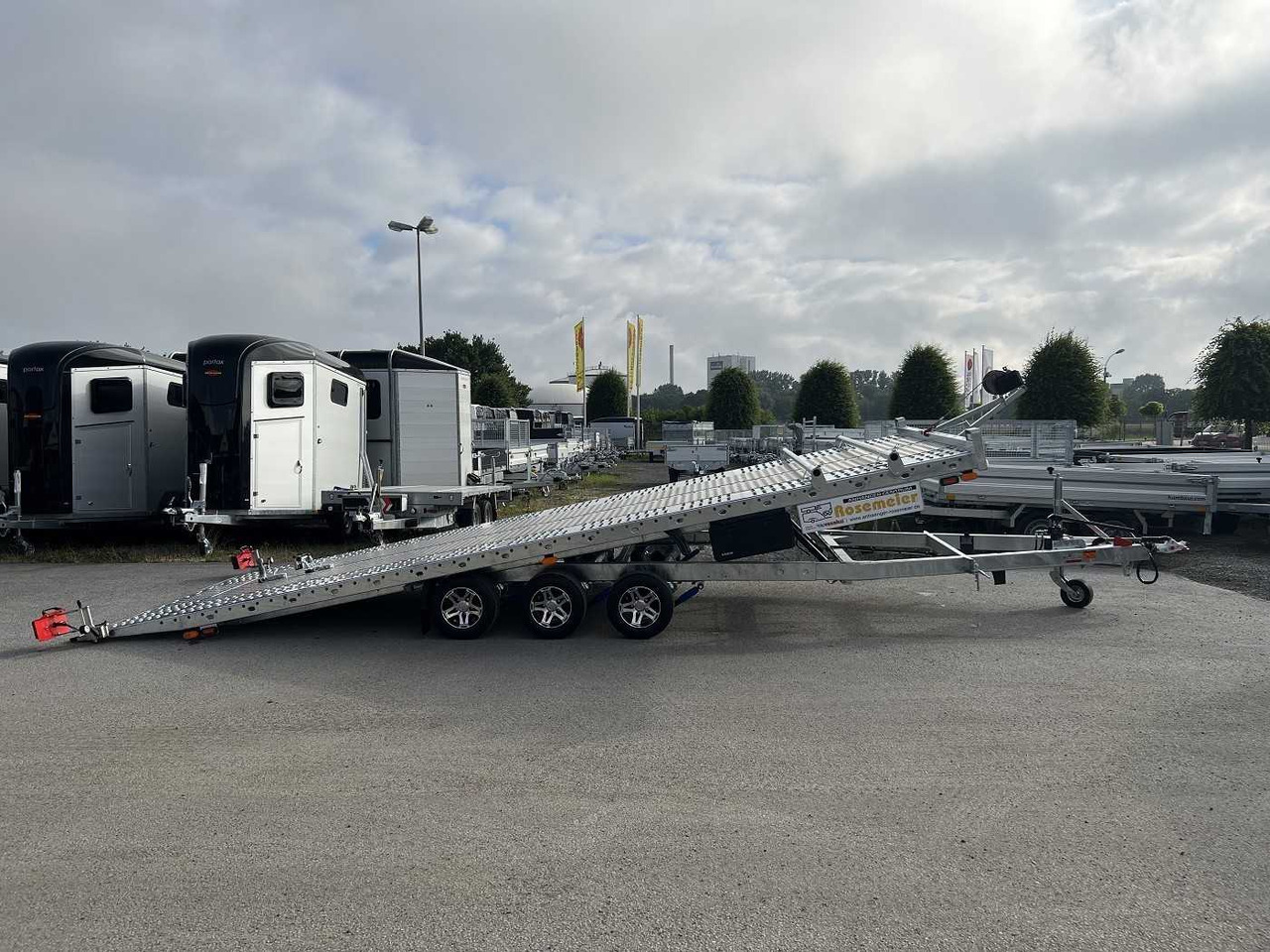 VEZEKO Jumbola 35.60 Tridem Autotransporter - Trailer autotransporter: gambar 1 VEZEKO Jumbola 35.60 Tridem Autotransporter - Trailer autotransporter: gambar 1