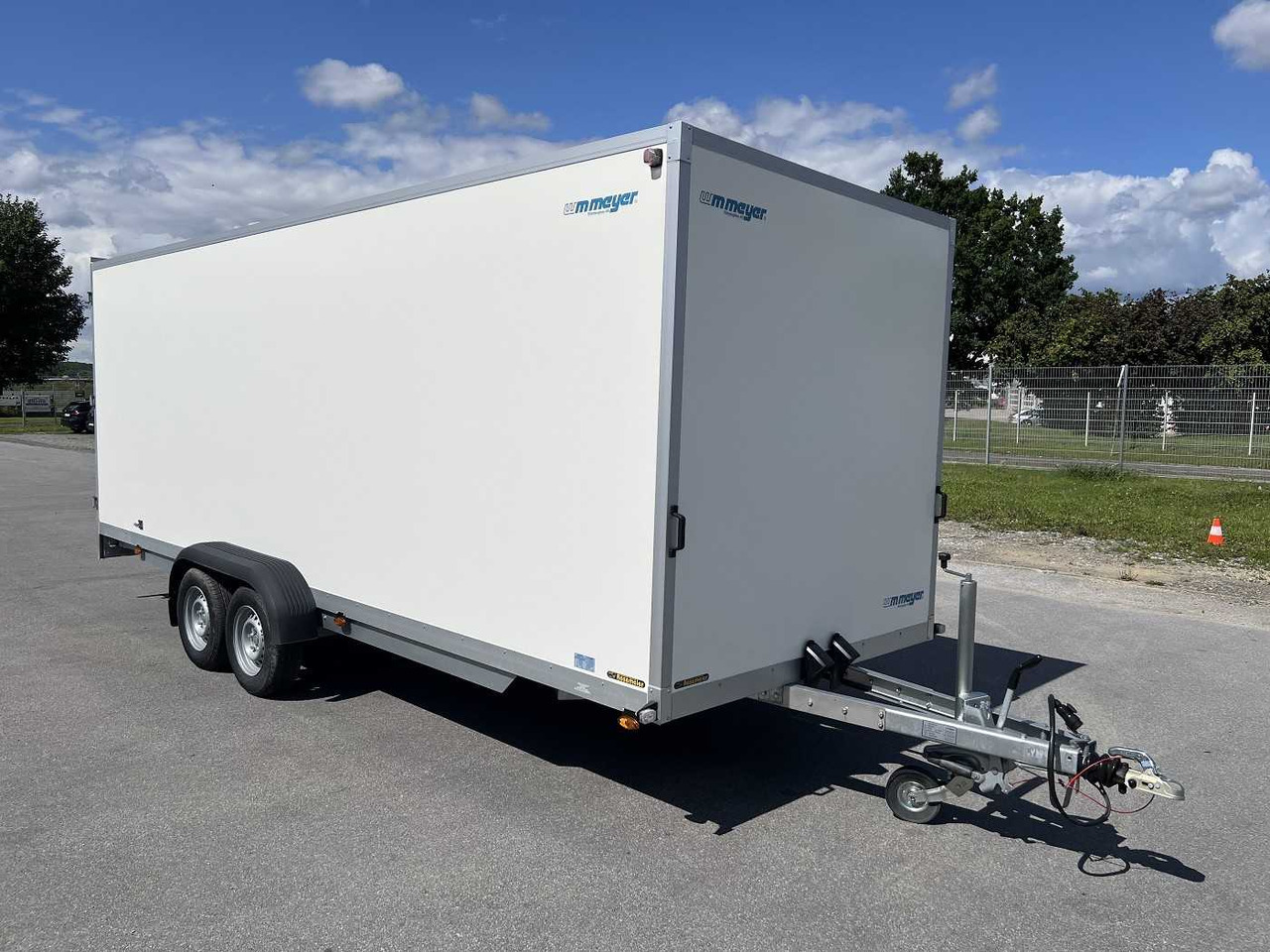 WM MEYER AZ 2760/200 S40 Kofferanhänger - Trailer kotak tertutup: gambar 1 WM MEYER AZ 2760/200 S40 Kofferanhänger - Trailer kotak tertutup: gambar 1