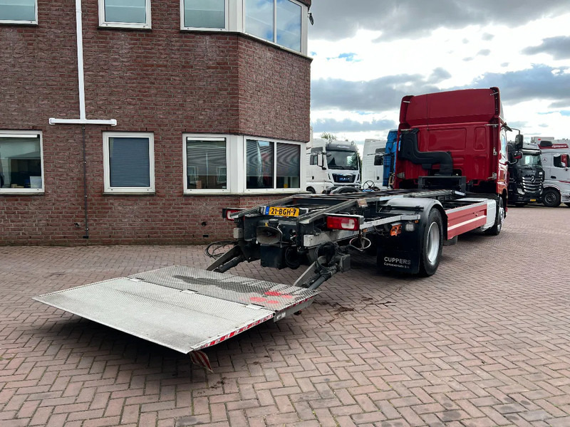 DAF CF 290 4X2 EURO6 SPACECAB RENOVA / VANGMUIL / LAADKLEP / TOP STAAT - Pengangkut kontainer/ Container truck: gambar 4 DAF CF 290 4X2 EURO6 SPACECAB RENOVA / VANGMUIL / LAADKLEP / TOP STAAT - Pengangkut kontainer/ Container truck: gambar 4