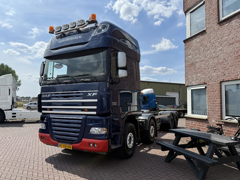 DAF XF 105 XF105-510 8X4 CHASSIS-RETARDER-HOLLAND TRUCK - Truk sasis: gambar 2 DAF XF 105 XF105-510 8X4 CHASSIS-RETARDER-HOLLAND TRUCK - Truk sasis: gambar 2