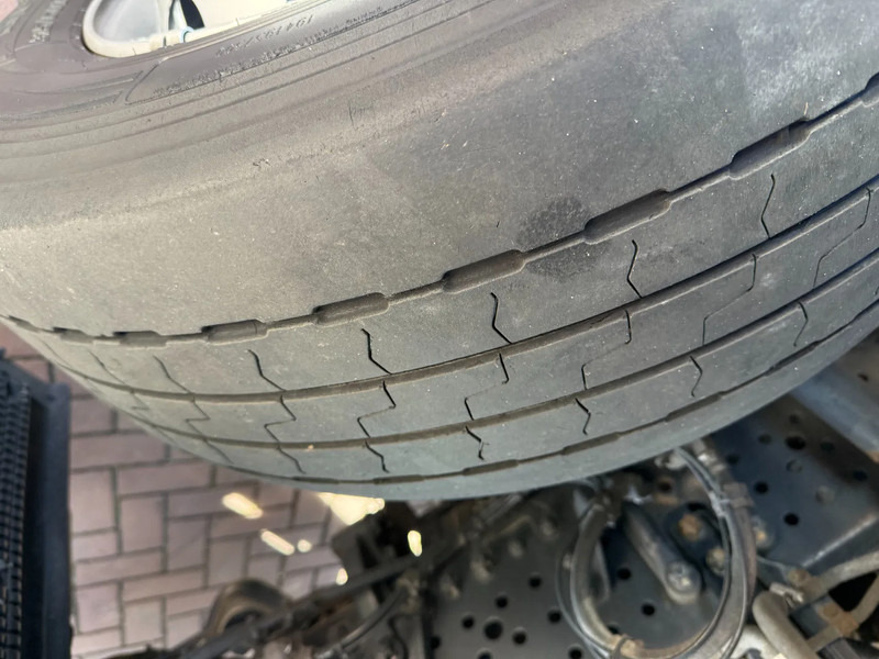 Pengangkut kontainer/ Container truck Mercedes-Benz Actros Actros 2542LL 6X2 BDF / ACC / AHK/ TUV 8-2026 / NL TRUCK: gambar 18 Pengangkut kontainer/ Container truck Mercedes-Benz Actros Actros 2542LL 6X2 BDF / ACC / AHK/ TUV 8-2026 / NL TRUCK: gambar 18