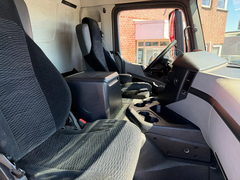 Mercedes-Benz Antos Antos 1824L Koffer mit 2 Tons Ladebordwand TUV/10-25 / Holland Truck - Truk box: gambar 5 Mercedes-Benz Antos Antos 1824L Koffer mit 2 Tons Ladebordwand TUV/10-25 / Holland Truck - Truk box: gambar 5