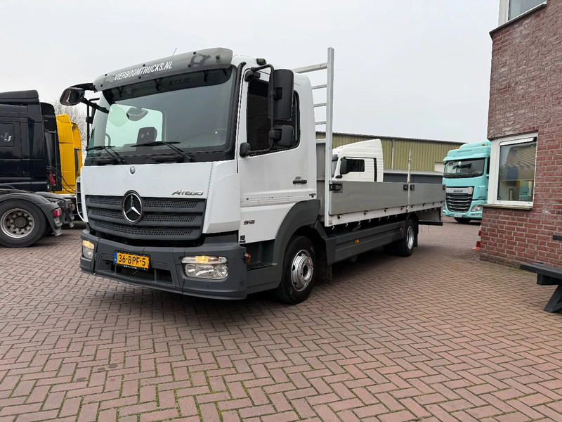 Mercedes-Benz Atego Atego 916 met 6.2m open laadbak / 3e zit / airco / mileu zone proof / 2020!!!! - Truk flatbed: gambar 2 Mercedes-Benz Atego Atego 916 met 6.2m open laadbak / 3e zit / airco / mileu zone proof / 2020!!!! - Truk flatbed: gambar 2