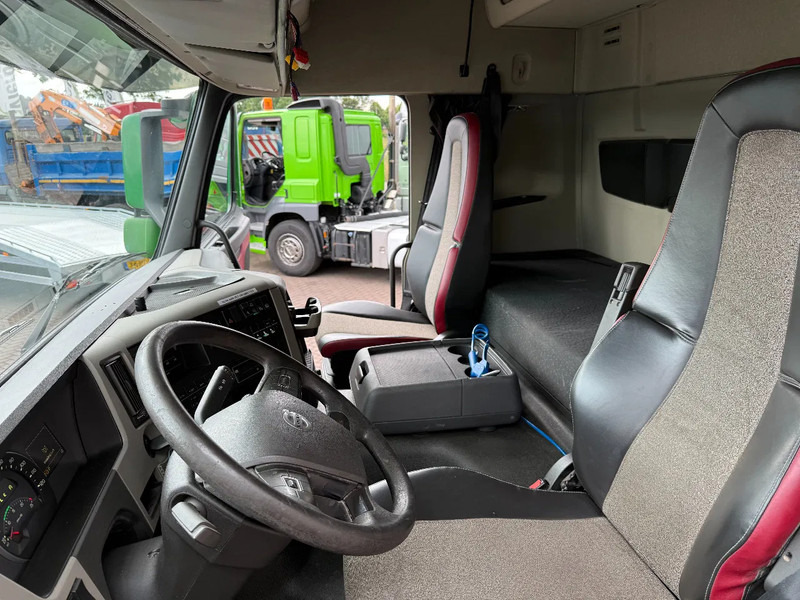 Volvo FM FM370 4X2 Globetrotter / Welgro compressor / Dynimac steering / Holland Truck - Tractor head: gambar 5 Volvo FM FM370 4X2 Globetrotter / Welgro compressor / Dynimac steering / Holland Truck - Tractor head: gambar 5