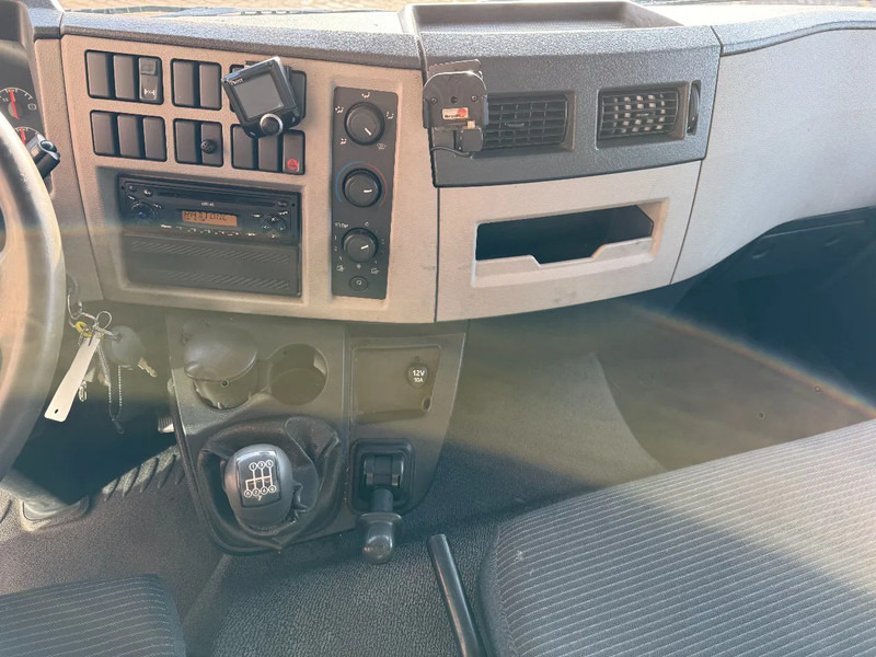 Volvo FL 12 FL 280 11.990KG MANUAL GEARBOX - Truk sasis: gambar 4 Volvo FL 12 FL 280 11.990KG MANUAL GEARBOX - Truk sasis: gambar 4