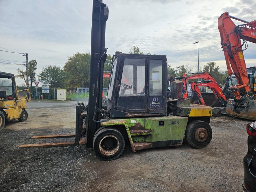 CLARK DPL 60 - Forklift diesel: gambar 2 CLARK DPL 60 - Forklift diesel: gambar 2