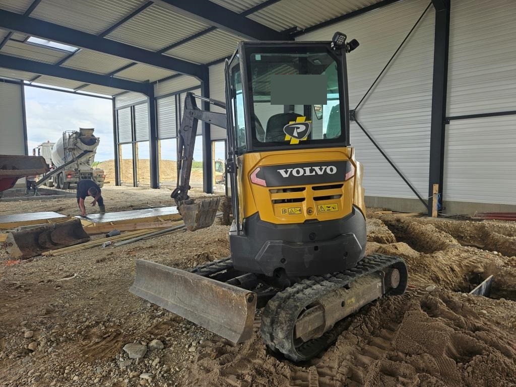 VOLVO ECR 25 D - Ekskavator mini: gambar 4 VOLVO ECR 25 D - Ekskavator mini: gambar 4