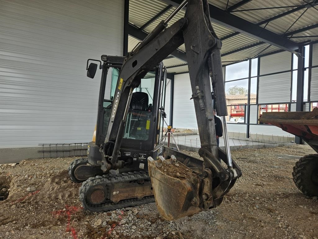 VOLVO ECR 25 D - Ekskavator mini: gambar 3 VOLVO ECR 25 D - Ekskavator mini: gambar 3