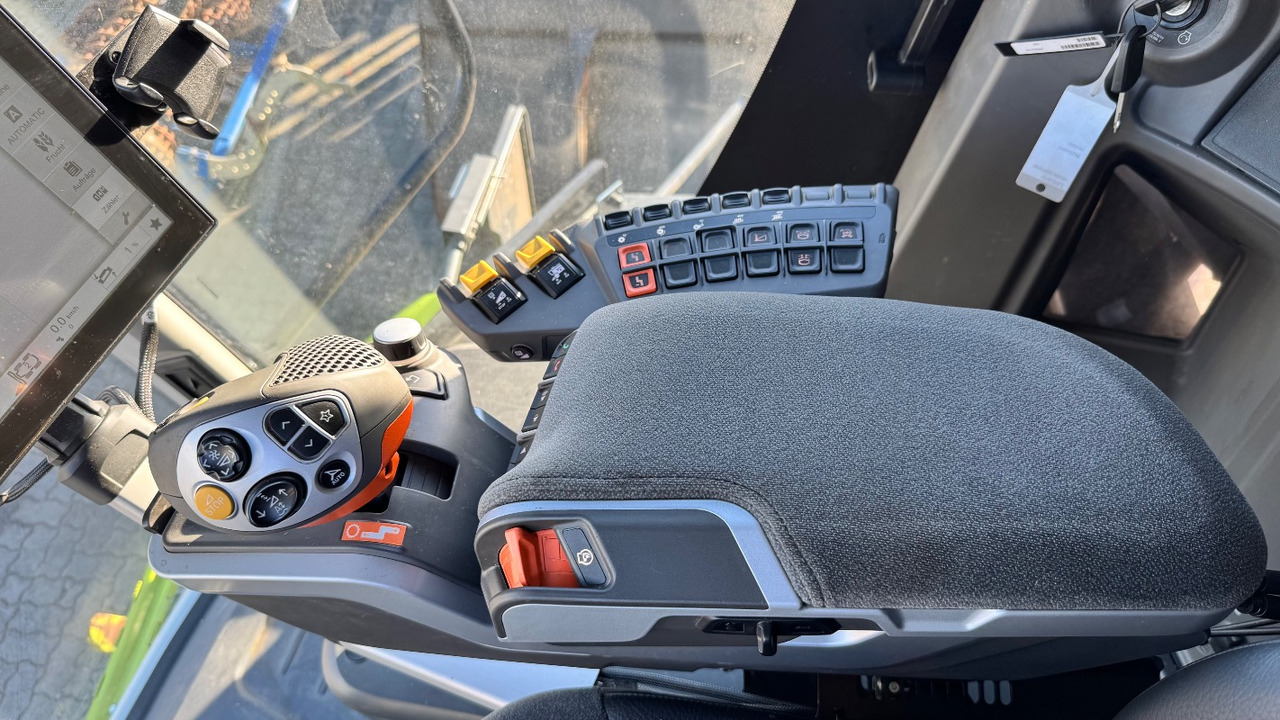 CLAAS Lexion 6900 TerraTrac 890 full Options - Pemanen gabungan: gambar 4 CLAAS Lexion 6900 TerraTrac 890 full Options - Pemanen gabungan: gambar 4