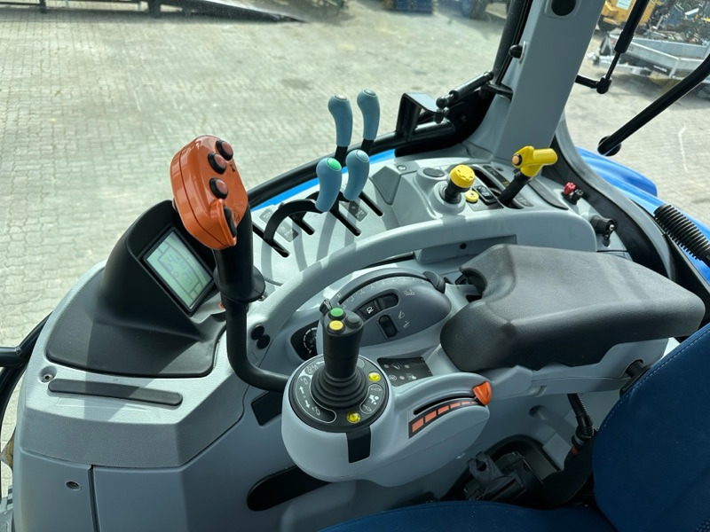 New Holland T7.190 PC - Traktor: gambar 5 New Holland T7.190 PC - Traktor: gambar 5