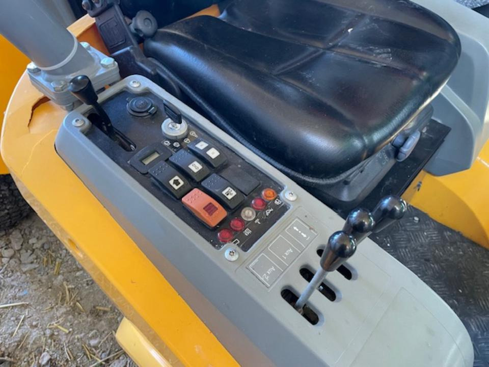 Stiga Titan 26H Diesel-Aufsitzrasenmäher mit Frontmähwerk - Mesin pemotong rumput: gambar 5 Stiga Titan 26H Diesel-Aufsitzrasenmäher mit Frontmähwerk - Mesin pemotong rumput: gambar 5