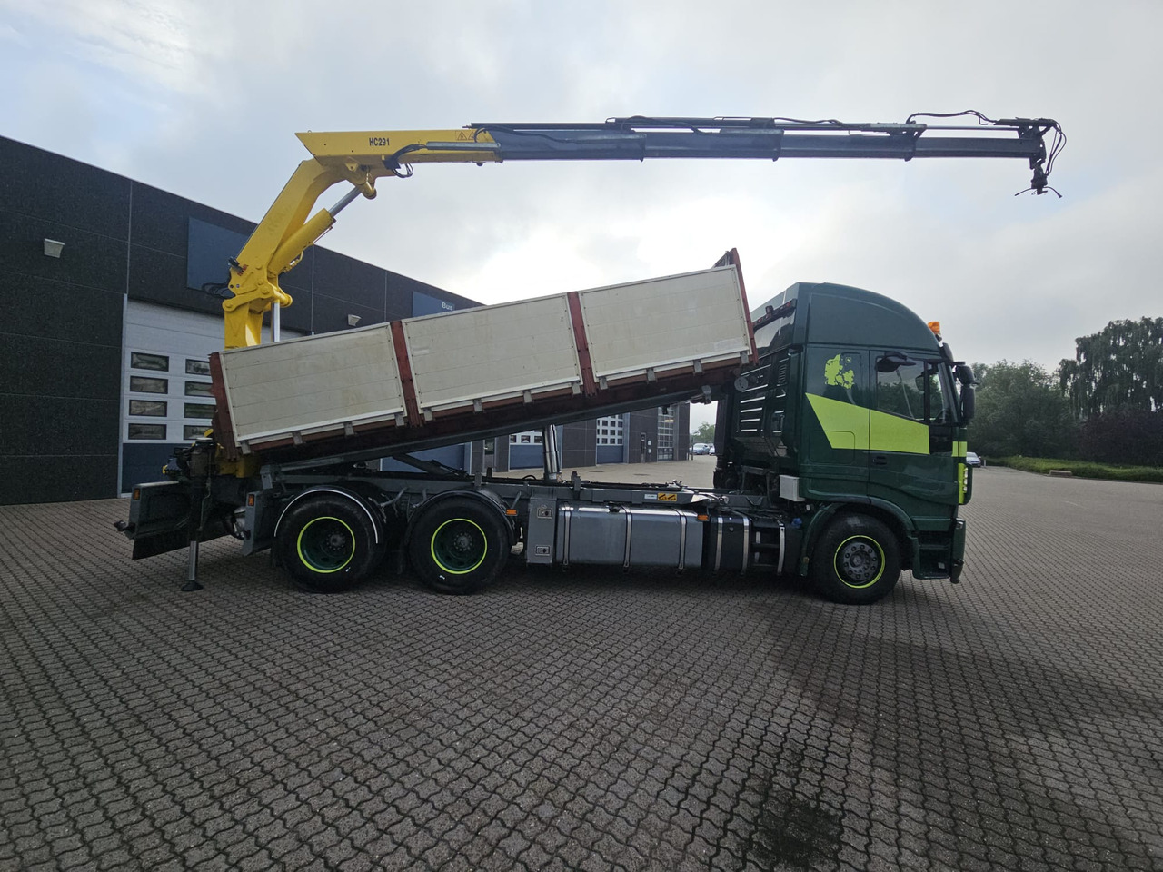 Iveco Stralis 560 6x4 - Pengangkut kontainer/ Container truck, Truk derek: gambar 4 Iveco Stralis 560 6x4 - Pengangkut kontainer/ Container truck, Truk derek: gambar 4