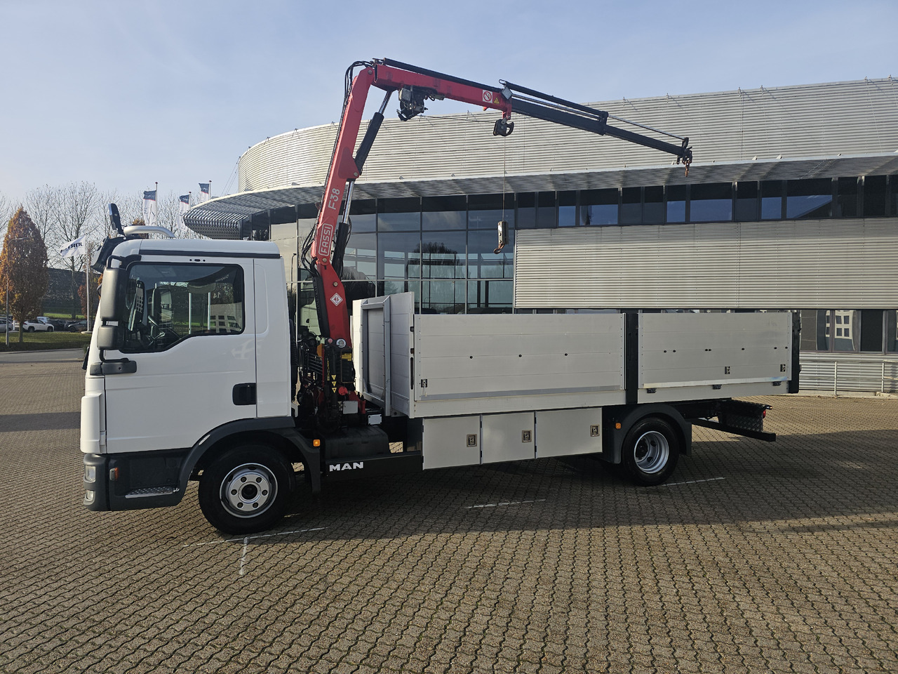 MAN TGL 10.220 - Truk jungkit: gambar 3 MAN TGL 10.220 - Truk jungkit: gambar 3