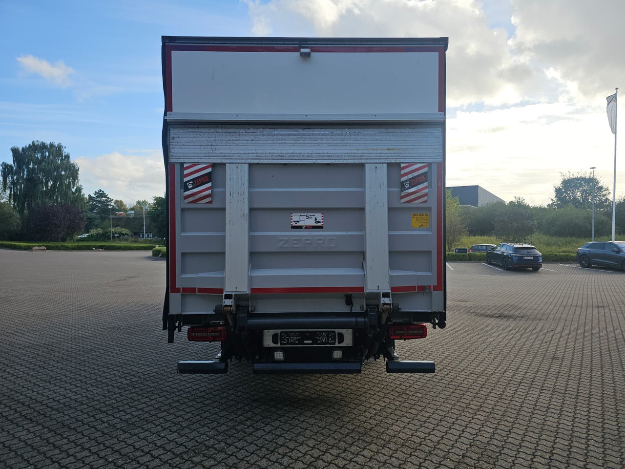 MAN TGM 15.290 - Truk box: gambar 4 MAN TGM 15.290 - Truk box: gambar 4