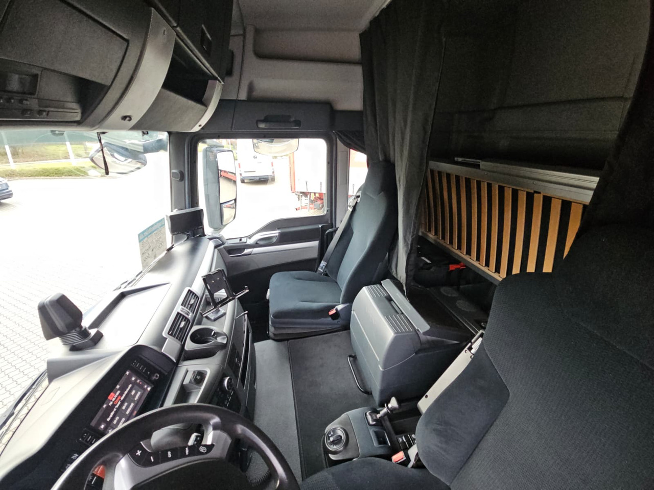 MAN TGS 26.500 6X2-4 - Pengangkut kontainer/ Container truck: gambar 5 MAN TGS 26.500 6X2-4 - Pengangkut kontainer/ Container truck: gambar 5