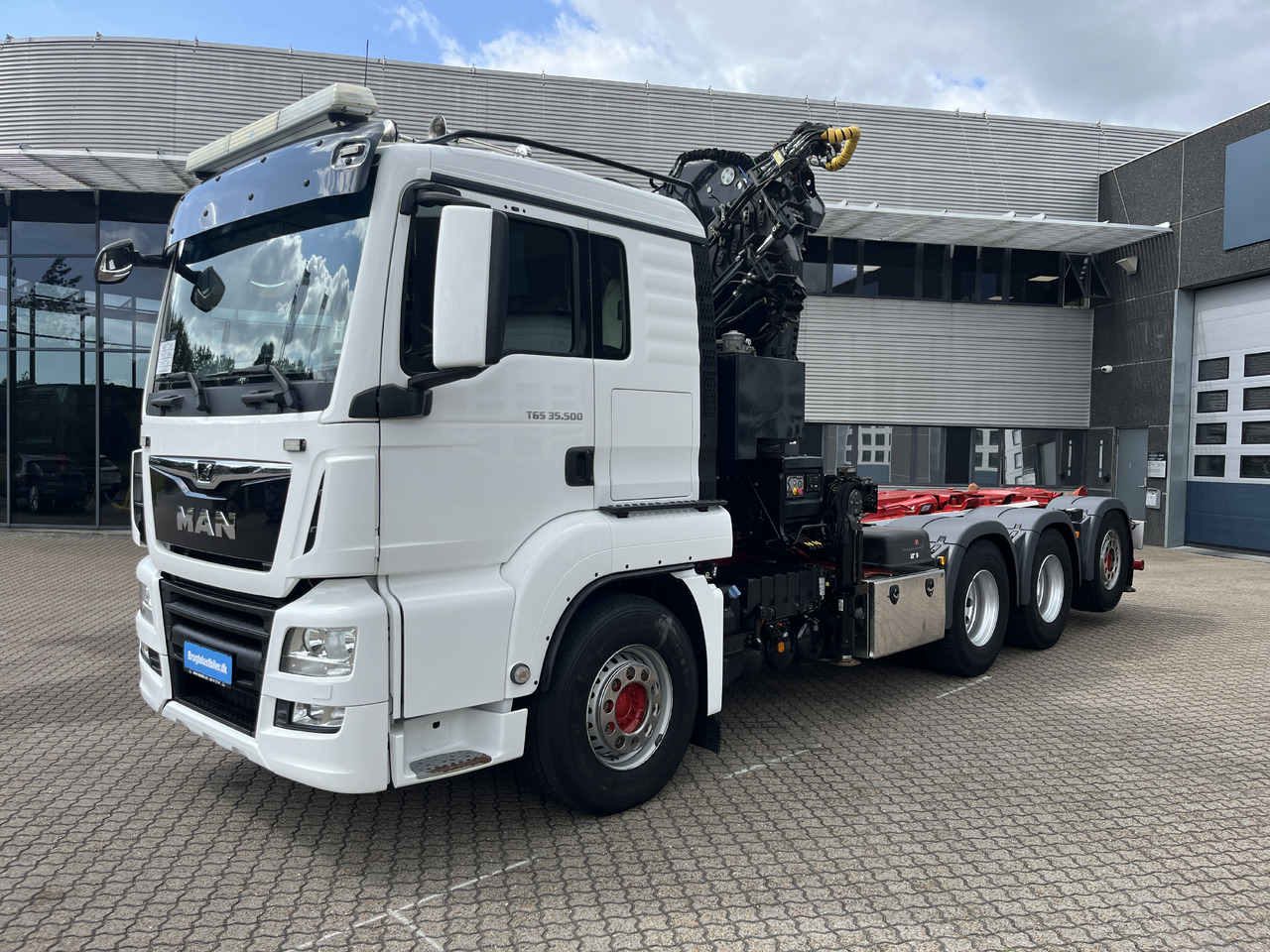 MAN TGS 35.500 8x4 - Pengangkut kontainer/ Container truck, Truk derek: gambar 1 MAN TGS 35.500 8x4 - Pengangkut kontainer/ Container truck, Truk derek: gambar 1