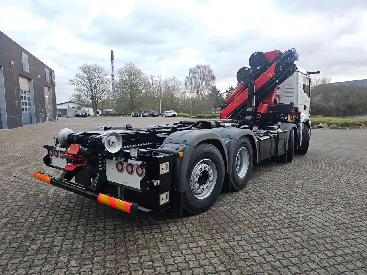 MAN TGS 35.540 8X2-6 HYDRODRIVE - Pengangkut kontainer/ Container truck, Truk derek: gambar 4 MAN TGS 35.540 8X2-6 HYDRODRIVE - Pengangkut kontainer/ Container truck, Truk derek: gambar 4