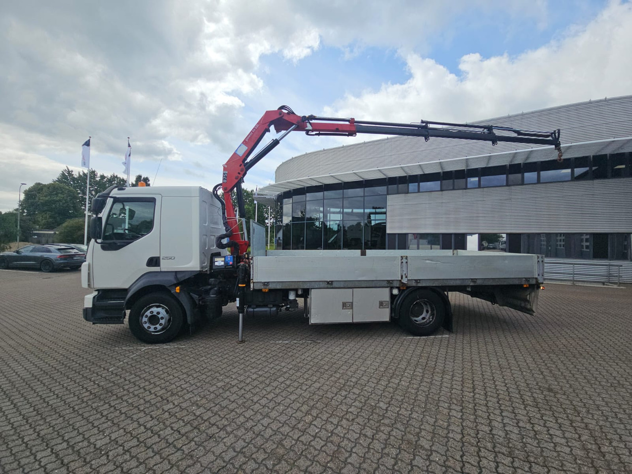 Volvo FL250 - Truk flatbed, Truk derek: gambar 4 Volvo FL250 - Truk flatbed, Truk derek: gambar 4
