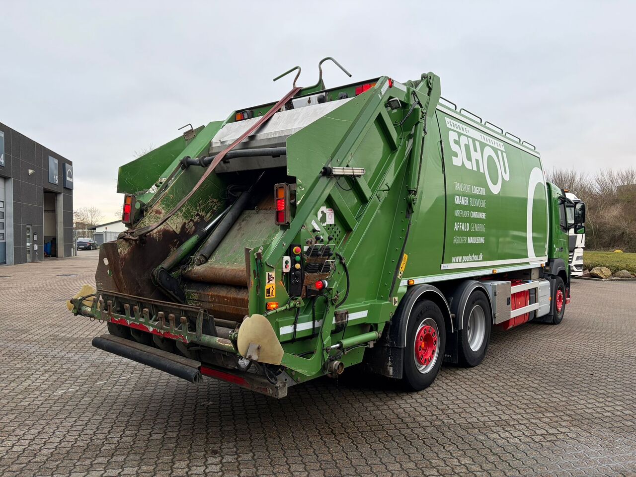 Volvo FM330 6X2 - Truk sampah: gambar 4 Volvo FM330 6X2 - Truk sampah: gambar 4