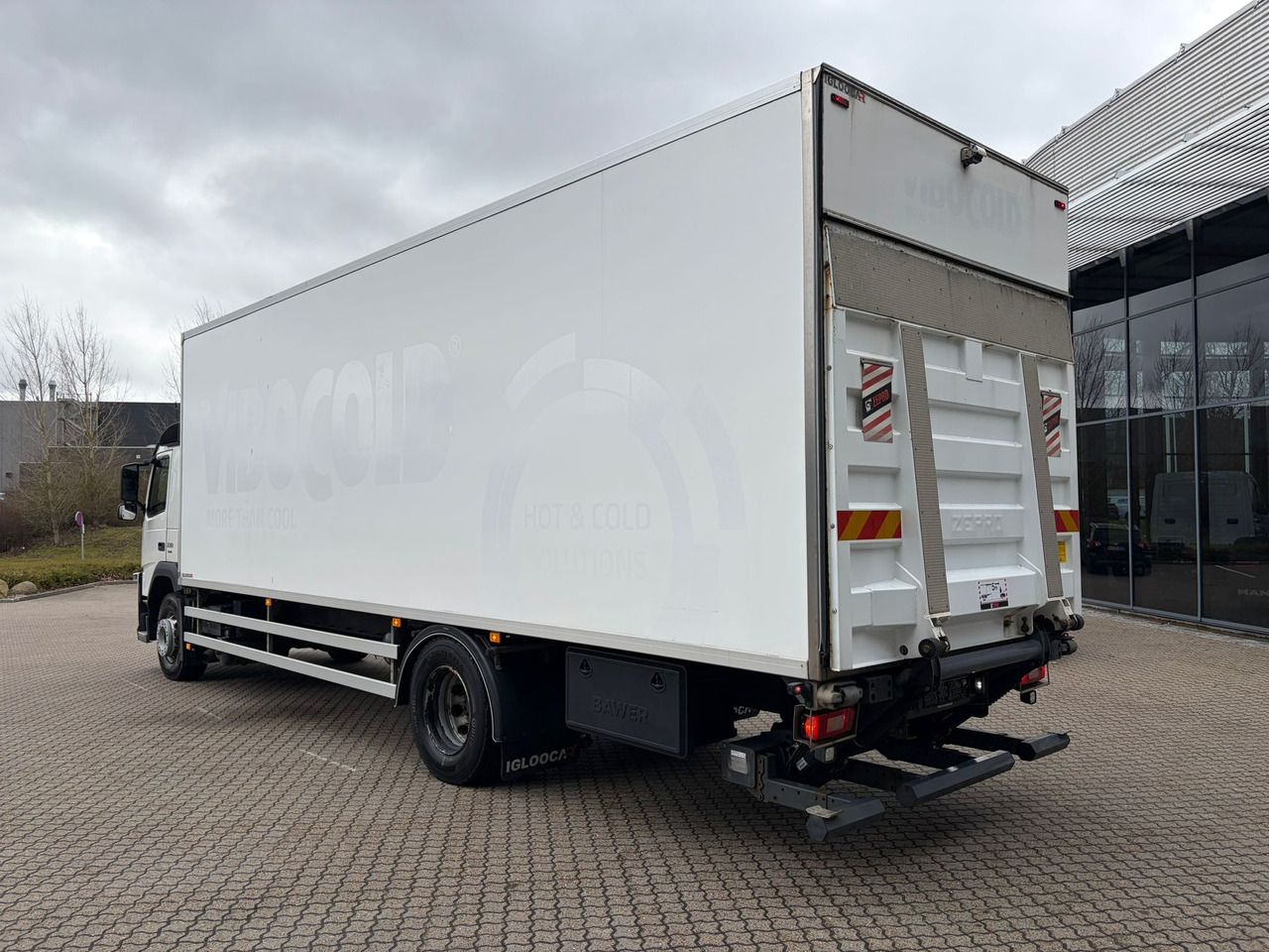 Volvo FM330 - Truk box: gambar 3 Volvo FM330 - Truk box: gambar 3