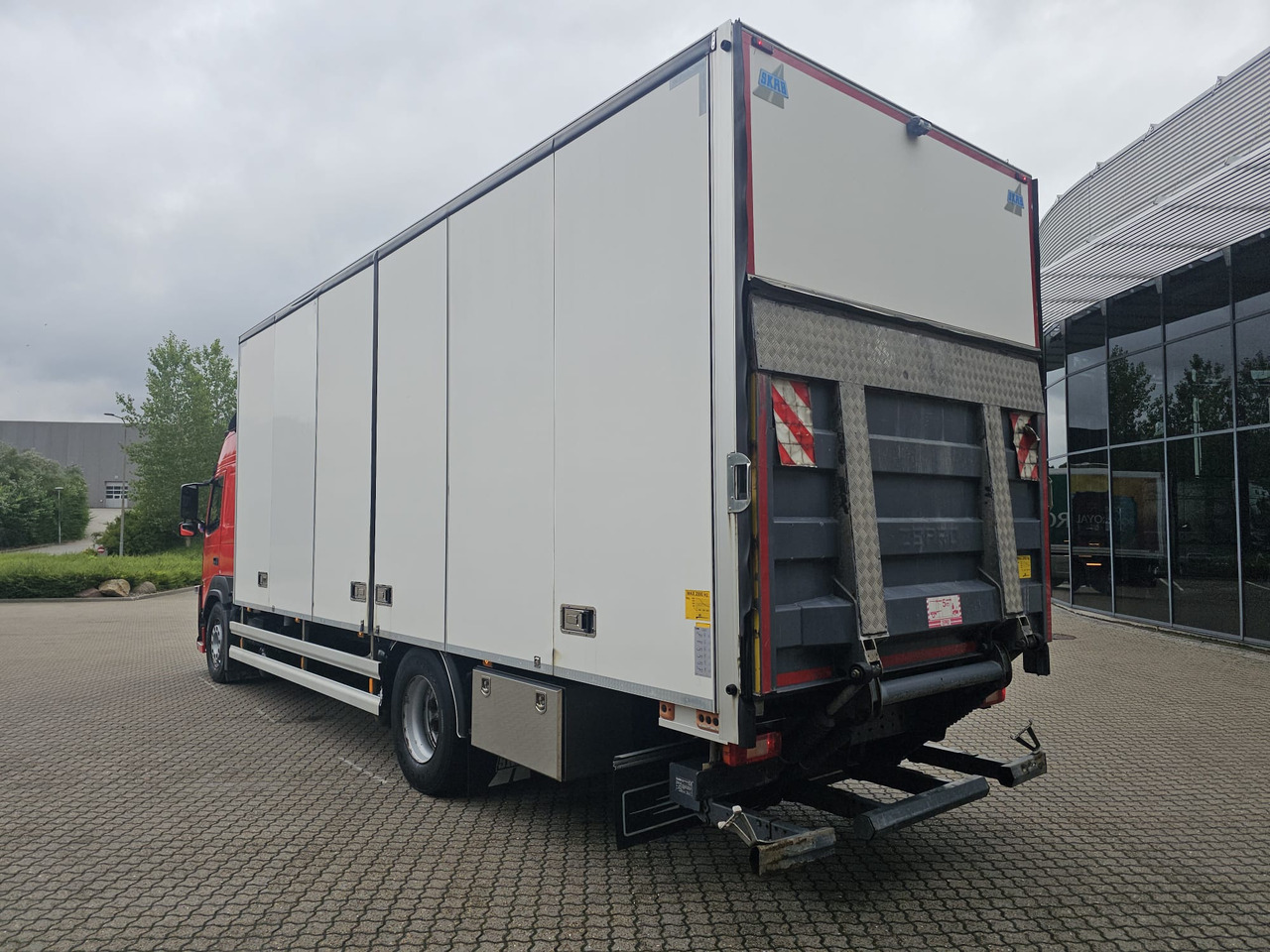 Volvo FM340 - Truk box: gambar 4 Volvo FM340 - Truk box: gambar 4