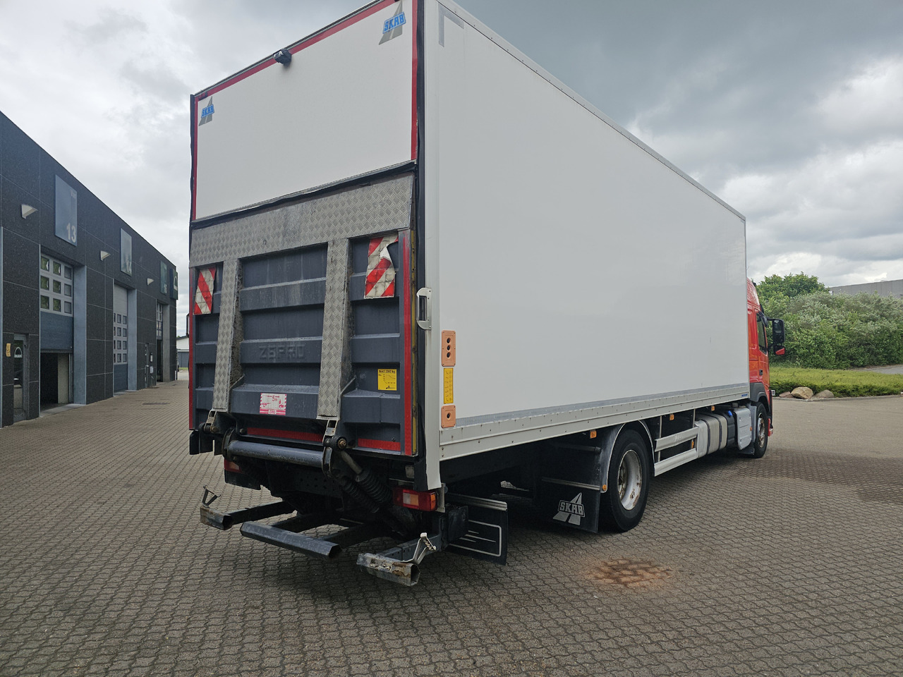 Volvo FM340 - Truk box: gambar 4 Volvo FM340 - Truk box: gambar 4
