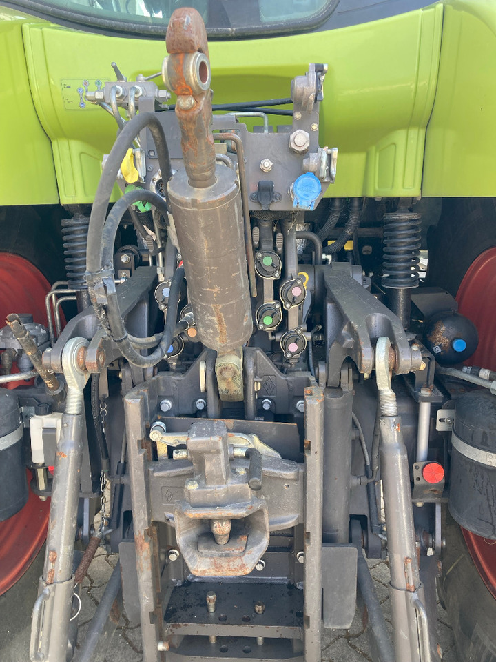 CLAAS Arion 650 CEBIS - Traktor: gambar 4 CLAAS Arion 650 CEBIS - Traktor: gambar 4