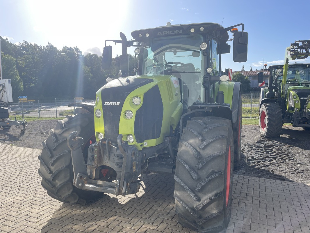 CLAAS Arion 660 CMATIC - Traktor: gambar 1 CLAAS Arion 660 CMATIC - Traktor: gambar 1