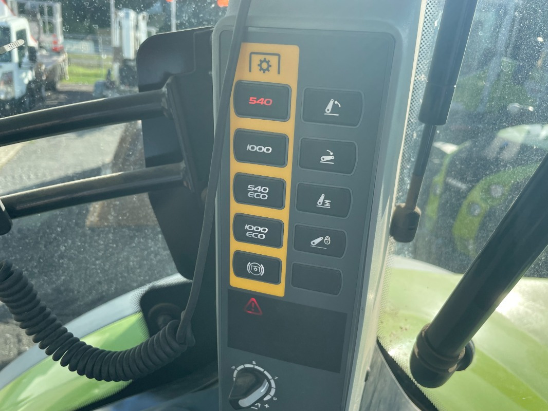 CLAAS Arion 660 CMATIC - Traktor: gambar 4 CLAAS Arion 660 CMATIC - Traktor: gambar 4