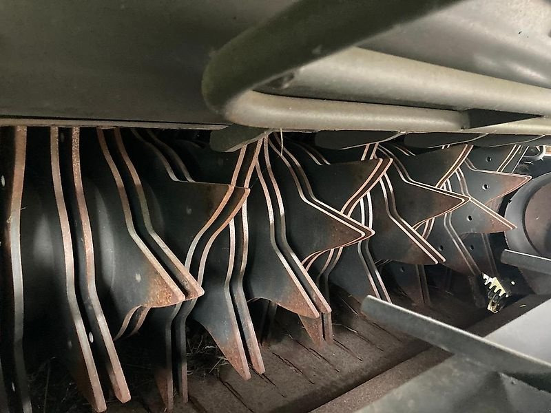 CLAAS Variant 485 RC PRO - Baler bulat: gambar 2 CLAAS Variant 485 RC PRO - Baler bulat: gambar 2