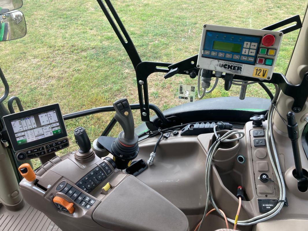 John Deere 6110R - Traktor: gambar 3 John Deere 6110R - Traktor: gambar 3