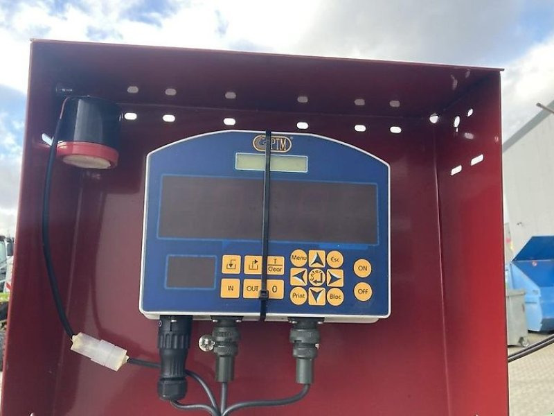 Strautmann Verti-Mix 951 - Mixer-pengumpan: gambar 4 Strautmann Verti-Mix 951 - Mixer-pengumpan: gambar 4