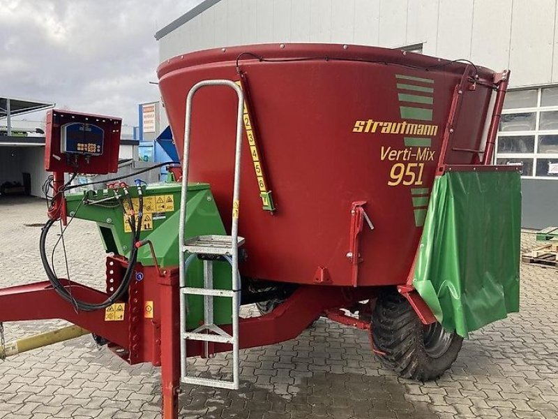 Strautmann Verti-Mix 951 - Mixer-pengumpan: gambar 1 Strautmann Verti-Mix 951 - Mixer-pengumpan: gambar 1