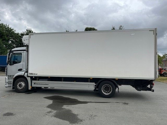 Mercedes-Benz Antos1835 Tiefkühlaufbau Ladebordw. Thermoking - Truk berpendingin: gambar 3 Mercedes-Benz Antos1835 Tiefkühlaufbau Ladebordw. Thermoking - Truk berpendingin: gambar 3