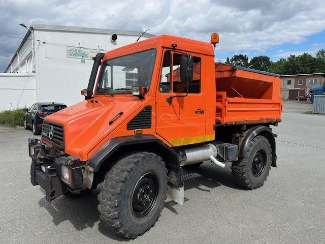 Mercedes-Benz Unimog 418/10 Winterdienst2000 - Truk jungkit: gambar 4 Mercedes-Benz Unimog 418/10 Winterdienst2000 - Truk jungkit: gambar 4