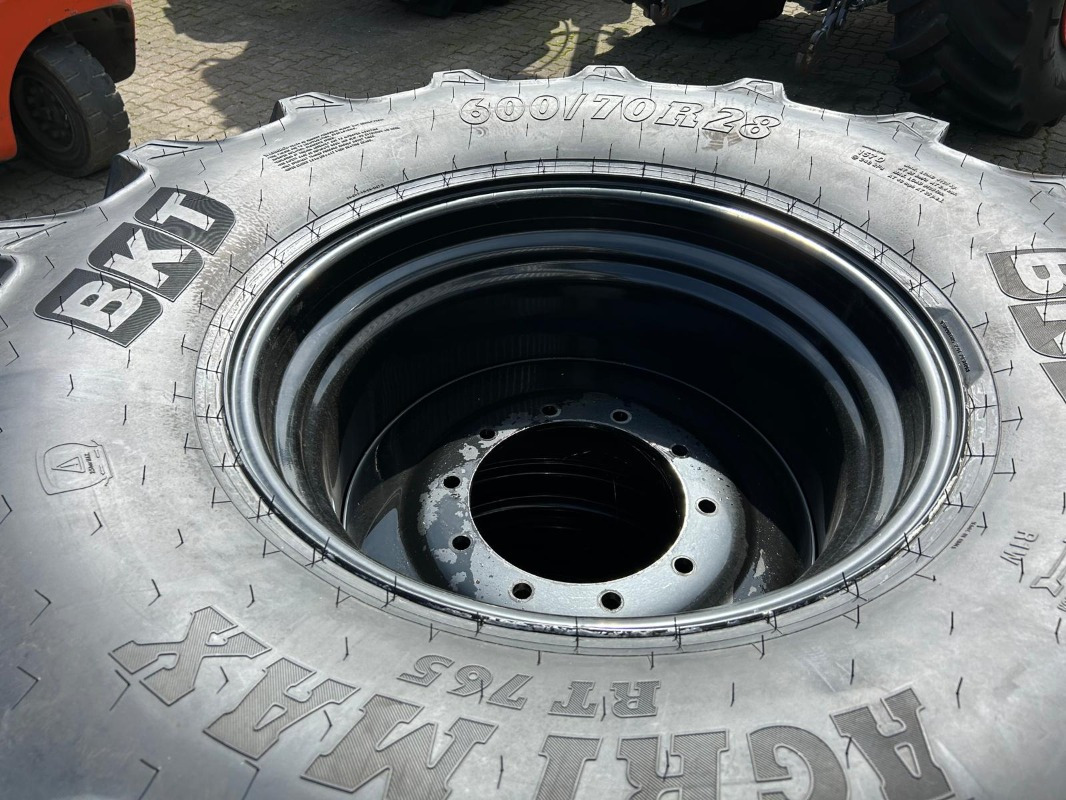 BKT 600/70R28 - 2 Stück - Roda/ Ban untuk Peralatan pertanian: gambar 3 BKT 600/70R28 - 2 Stück - Roda/ Ban untuk Peralatan pertanian: gambar 3