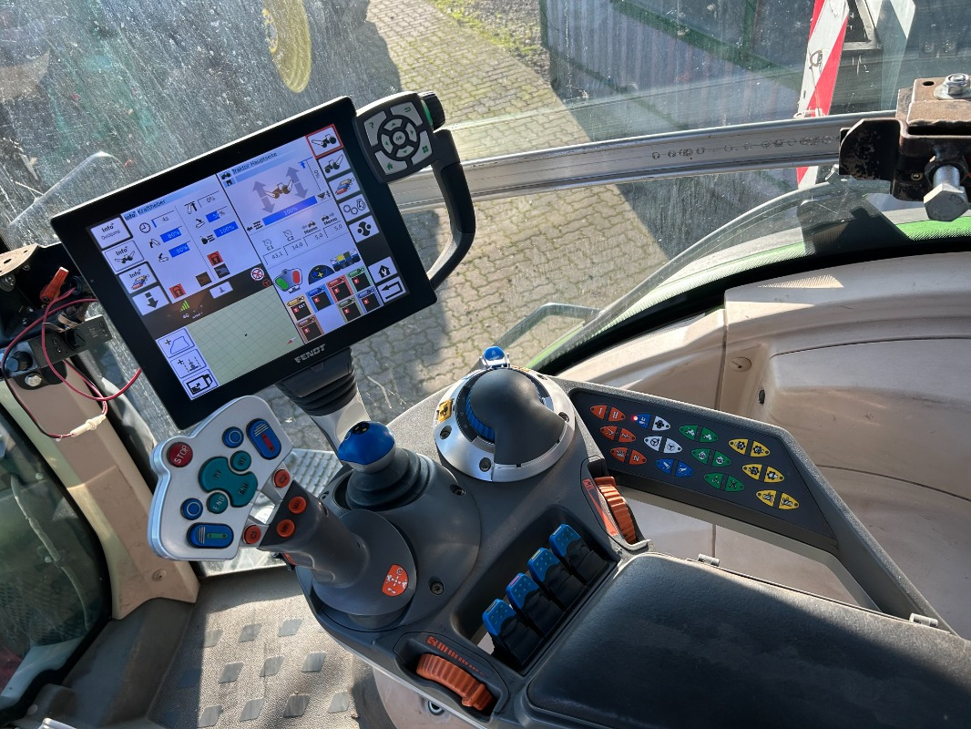 Fendt 826 Vario ProfiPlus - Traktor: gambar 3 Fendt 826 Vario ProfiPlus - Traktor: gambar 3