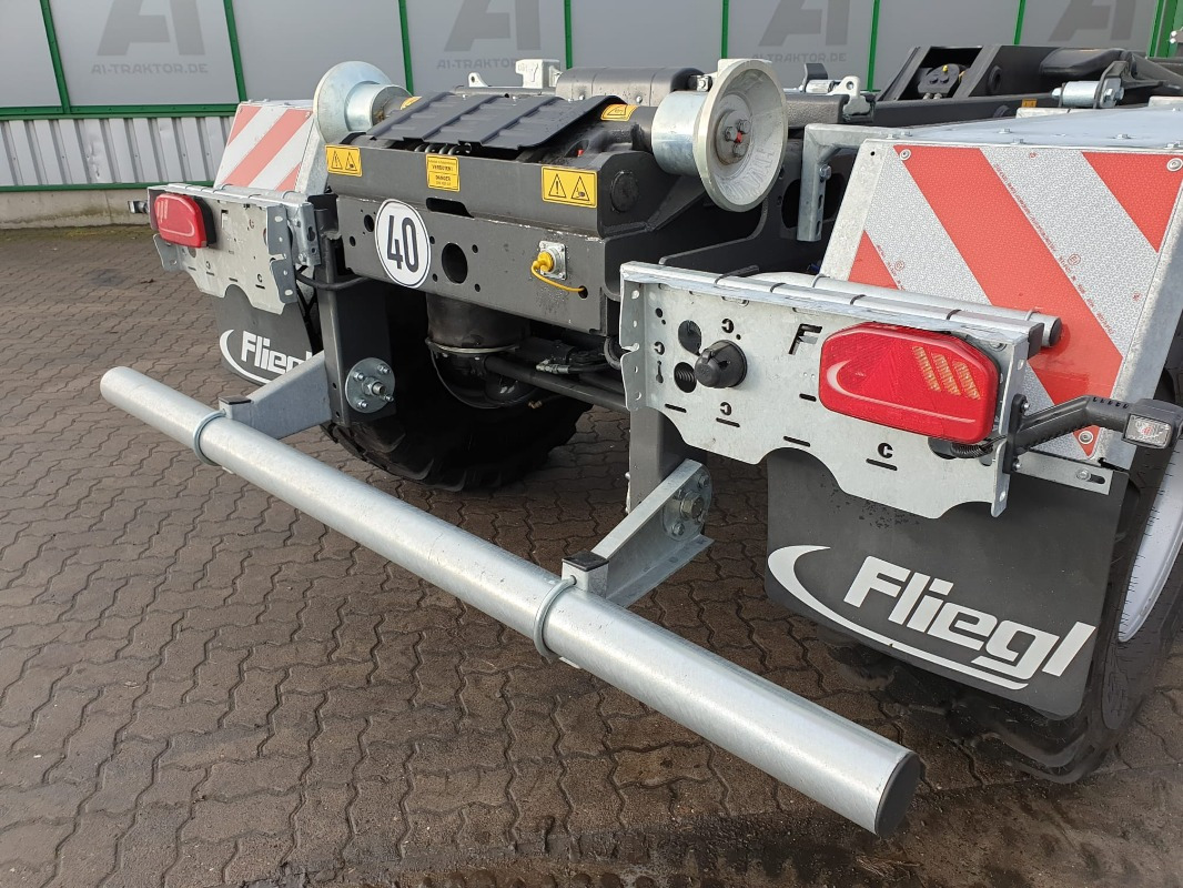 Peralatan dan perlengkapan baru Fliegl HKL 22: gambar 6 Peralatan dan perlengkapan baru Fliegl HKL 22: gambar 6