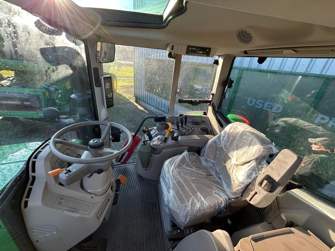 John Deere 6090M **MIETRÜCKLÄUFER** - Traktor: gambar 3 John Deere 6090M **MIETRÜCKLÄUFER** - Traktor: gambar 3